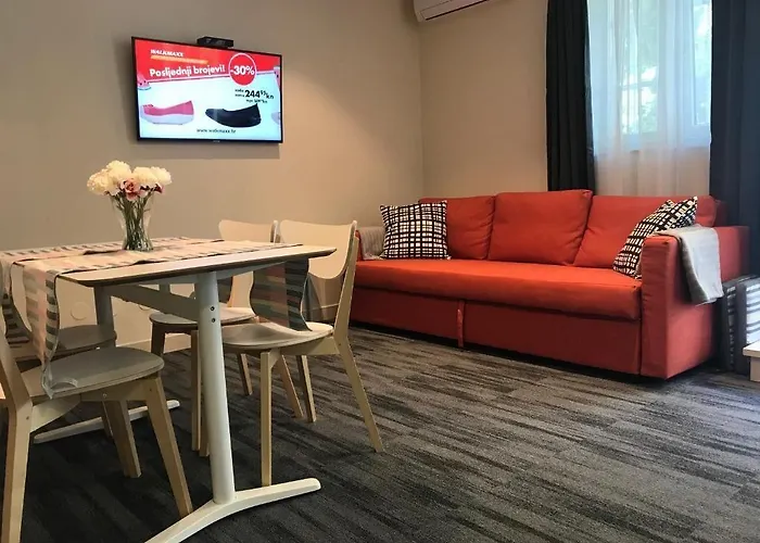 One Bedroom Apartment Split